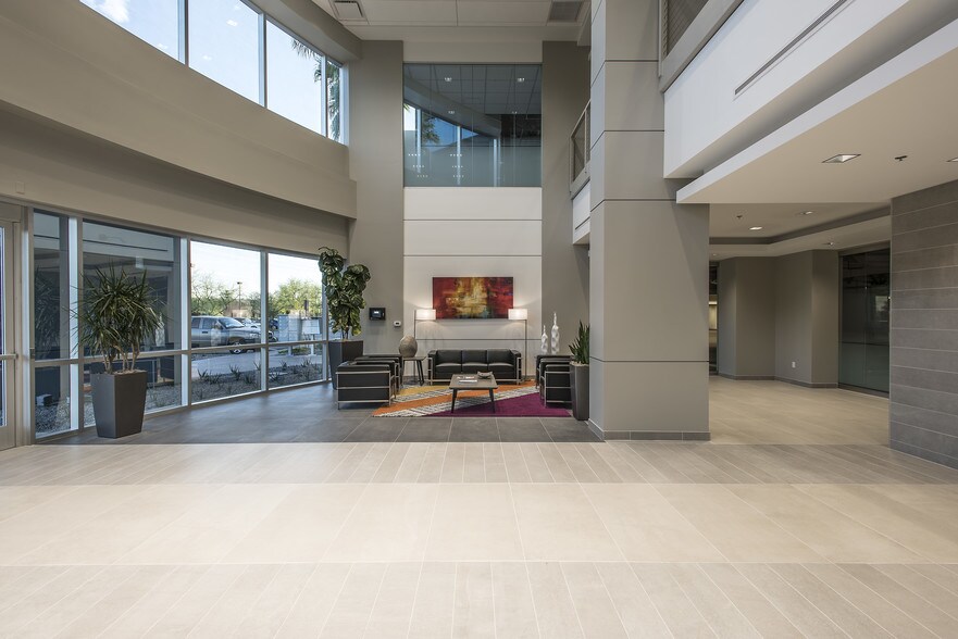 More Photos Of 875 W Elliot Rd, Tempe Office For Sale