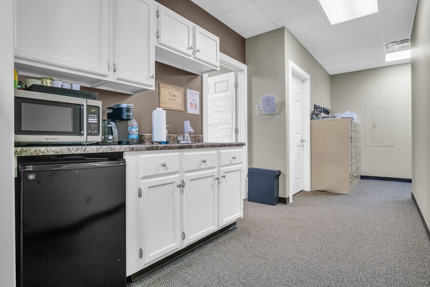 More Photos Of 5308 Parklane Pl, Kearney Office For Sale