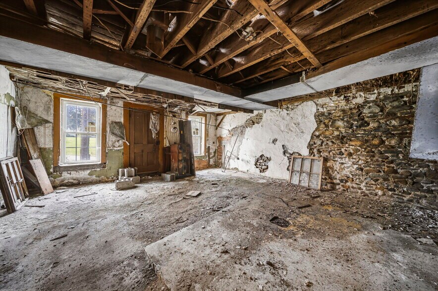 More Photos Of 2699 E Center St, North Kingsville Apartments For Sale