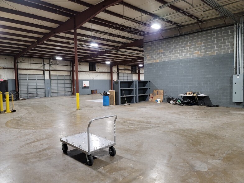 More Photos Of 148 Industrial Park Dr, Rockingham Warehouse For Sale