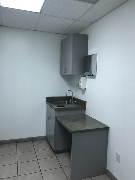 More Photos Of 1310 W St Marys Rd, Tucson Medical For Lease