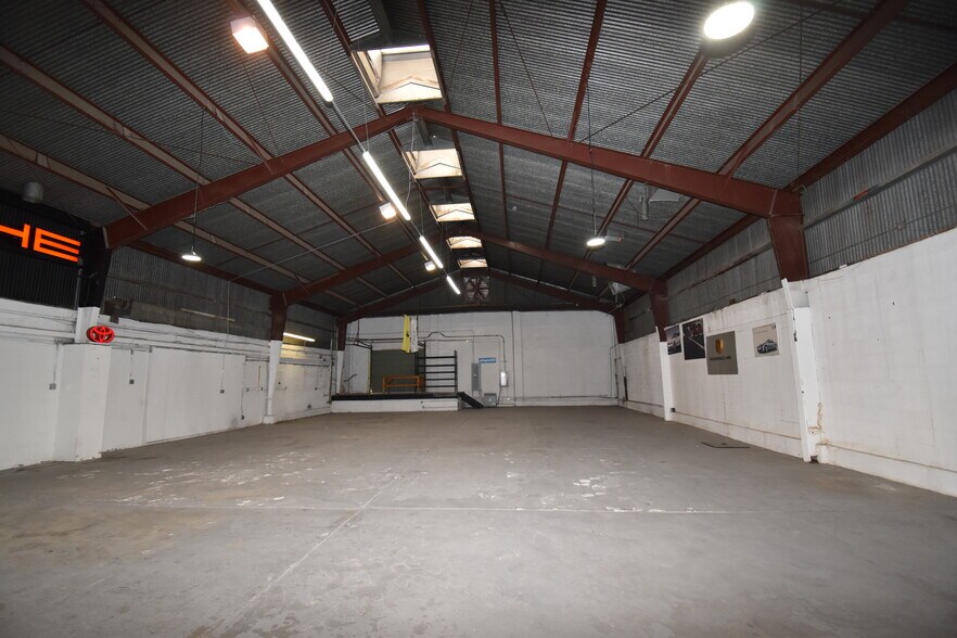 More Photos Of 1804 Texas Ave, El Paso Freestanding For Lease