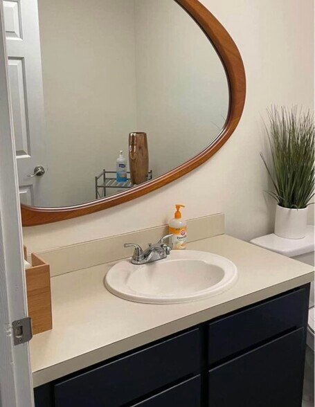 More Photos Of 18 Leinbach Dr, Charleston Office For Lease