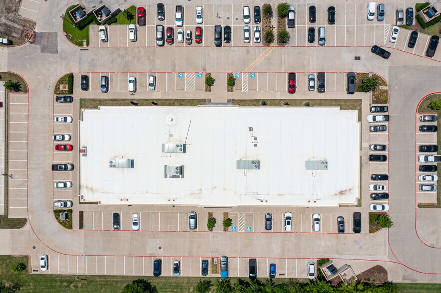 More Photos Of 8454 Parkwood Blvd, Plano Office For Sale