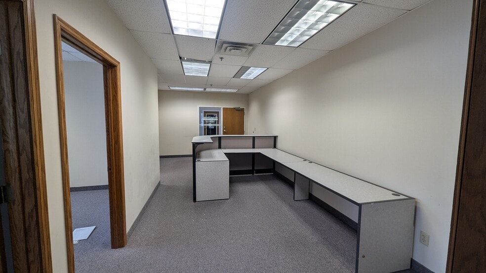 More Photos Of 13786 Frontier Ct, Burnsville Office For Sale