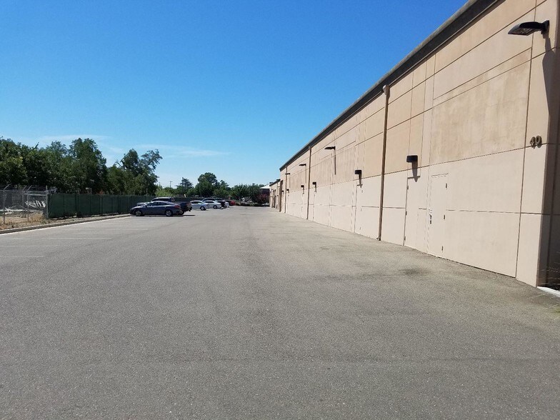 More Photos Of 60 G St, Los Banos Unknown For Lease