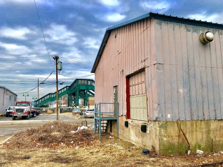 More Photos Of 29 S Depot Plz, Tarrytown Warehouse For Lease