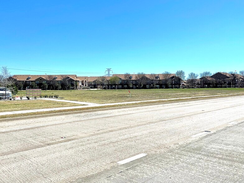 More Photos Of 840 N State Highway 360, Mansfield Land For Sale