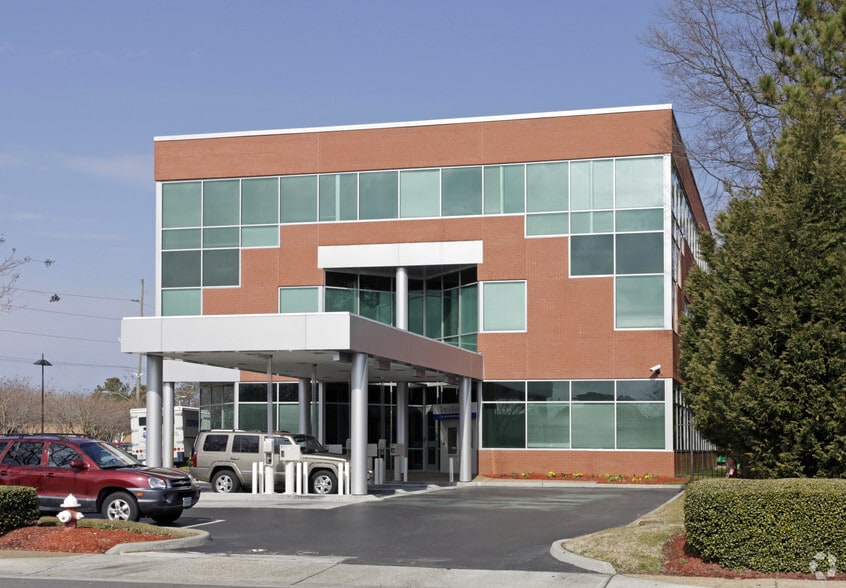 More Photos Of 984 First Colonial Rd, Virginia Beach Office For Lease