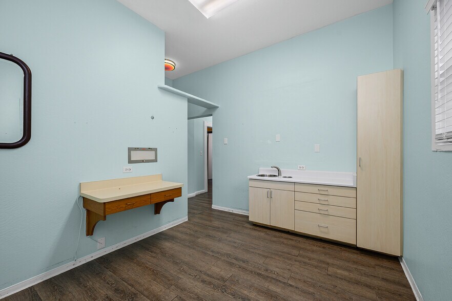More Photos Of 318 S Main St, Sebastopol Office For Sale