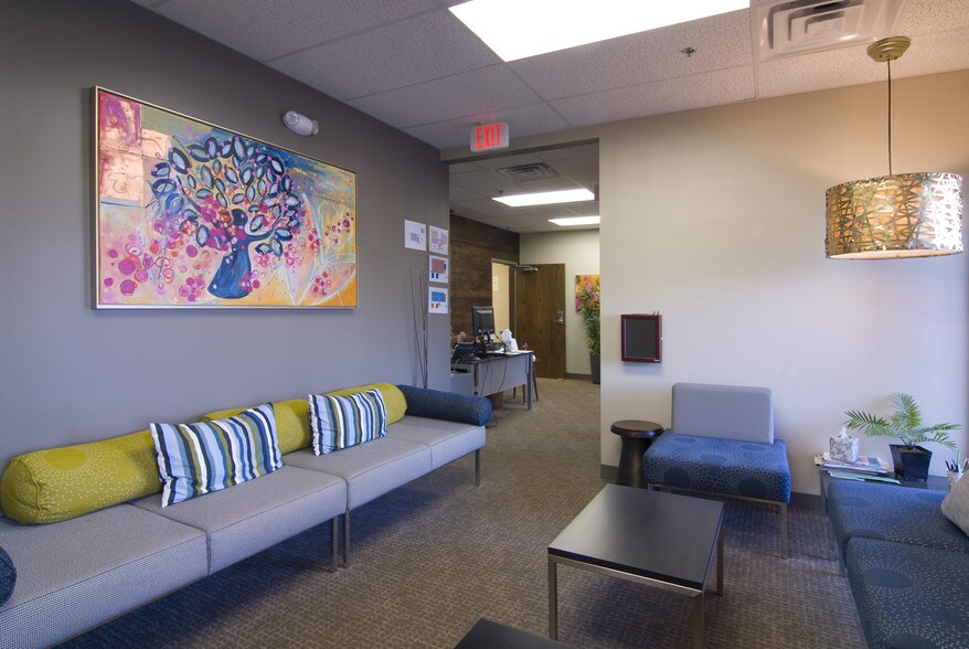 More Photos Of 1535 Lake Cook Rd, Northbrook Office For Sale