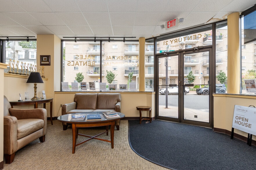 More Photos Of 144 Tremont St, Boston Storefront For Sale