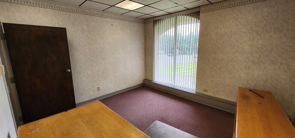 More Photos Of 1 Sherman Hill Rd, Woodbury Bank For Lease