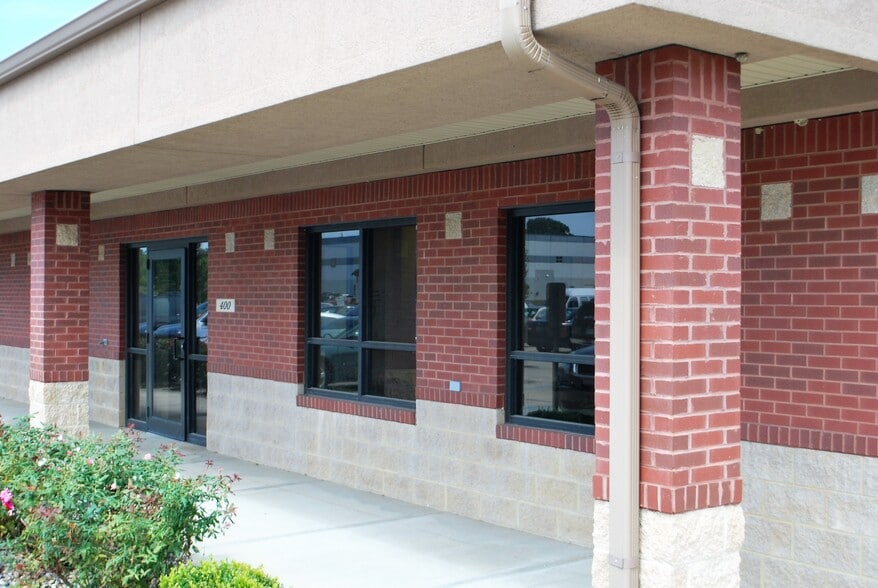 Primary Photo Of 404 W Air Park Dr, Muncie Medical For Sale