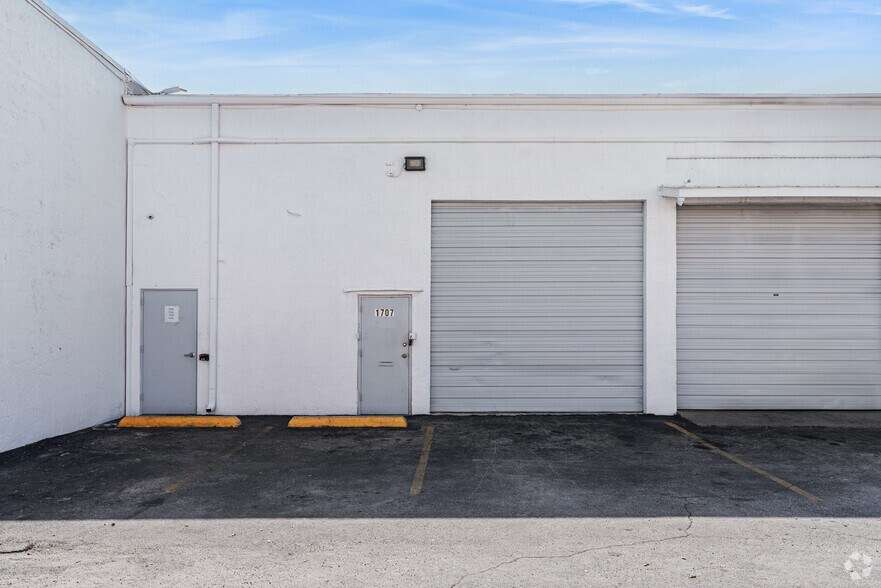 More Photos Of 1703-1747 NW 38th Ave, Lauderhill Unknown For Lease