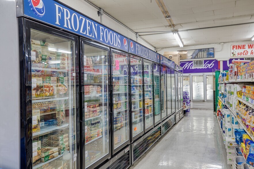 More Photos Of 2414 Main St, Lewiston Convenience Store For Sale