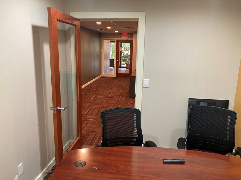 More Photos Of 500 Cascade West Pky SE, Grand Rapids Office For Lease