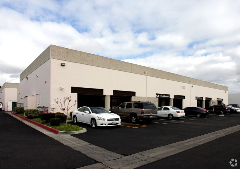 Primary Photo Of 1705 Rimpau Ave, Corona Warehouse For Lease