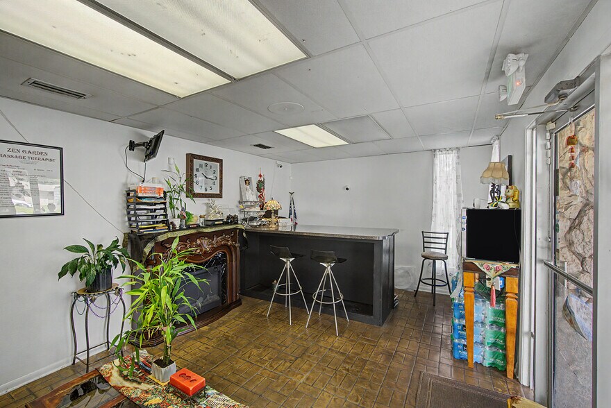 More Photos Of 71 Midtown Park W, Mobile Medical For Sale