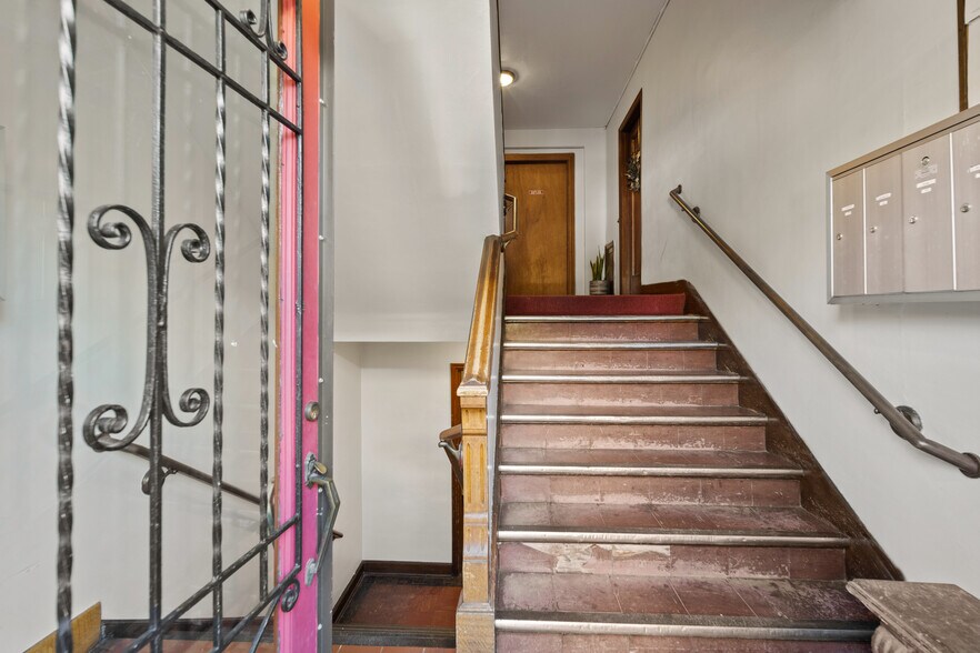 More Photos Of , Seattle Multifamily For Sale