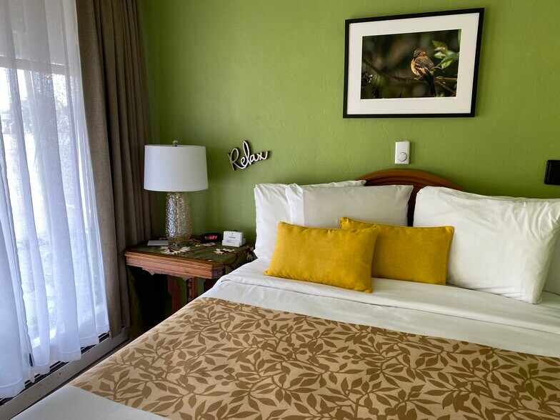 More Photos Of 940 Oregon Ave SE, Bandon Hotel For Sale