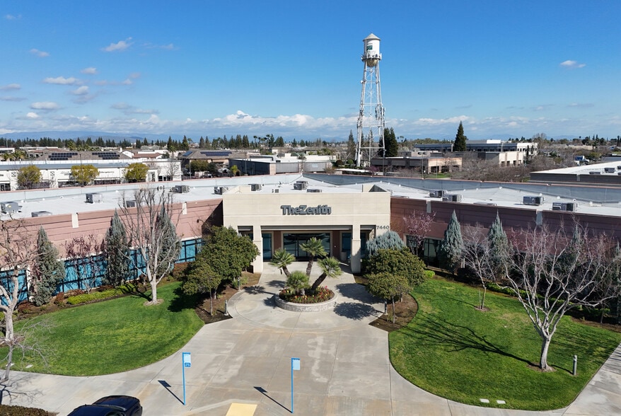 More Photos Of 7440 N Palm Ave, Fresno Office For Sale