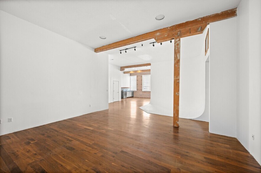 More Photos Of 623-627 S State St, Salt Lake City Storefront Retail Office For Lease