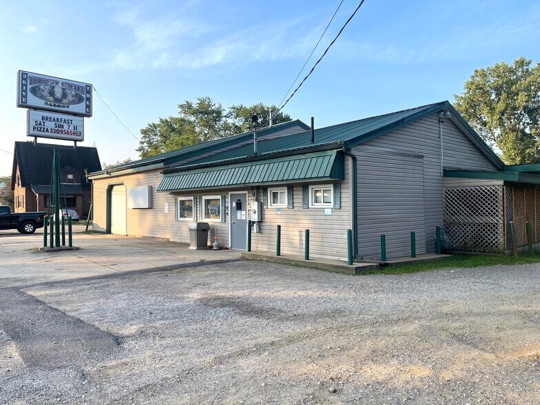 More Photos Of 2521 Waynesburg Dr SE, Canton General Retail For Sale