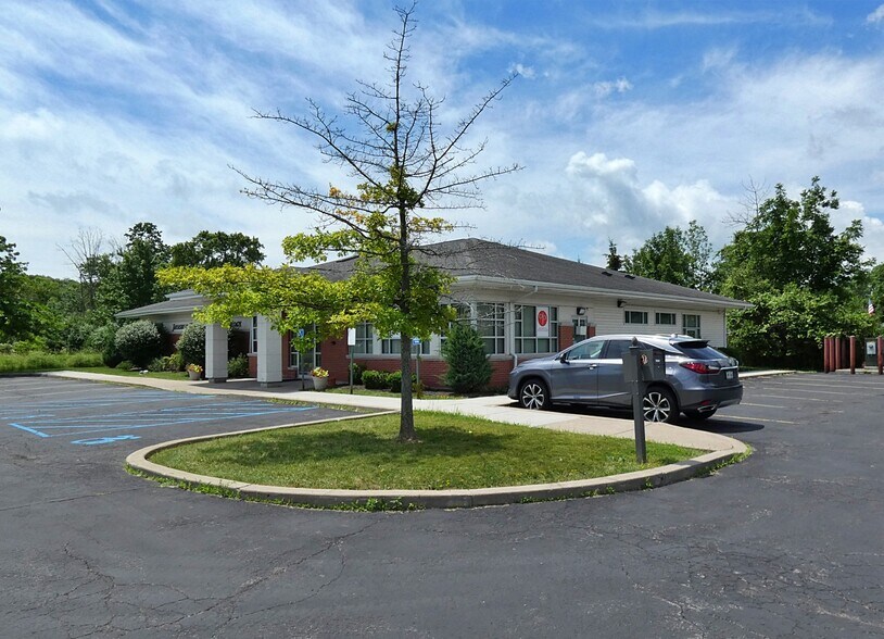 More Photos Of 6934 Elaine Dr, Niagara Falls Office For Sale