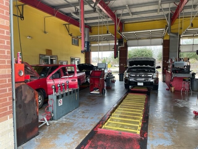 More Photos Of 12250 S Gessner Dr, Houston Auto Repair For Sale