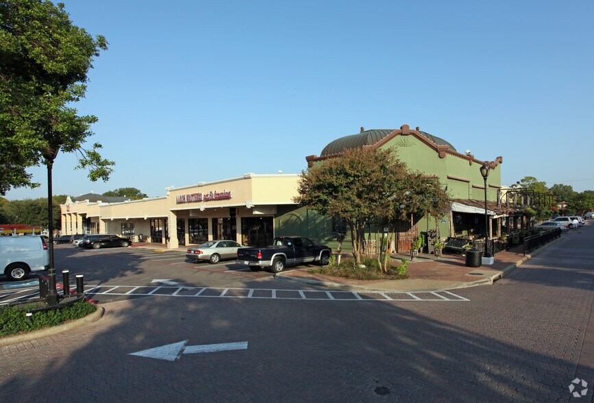 Primary Photo Of 5330-5570 W Lovers Ln, Dallas Unknown For Lease