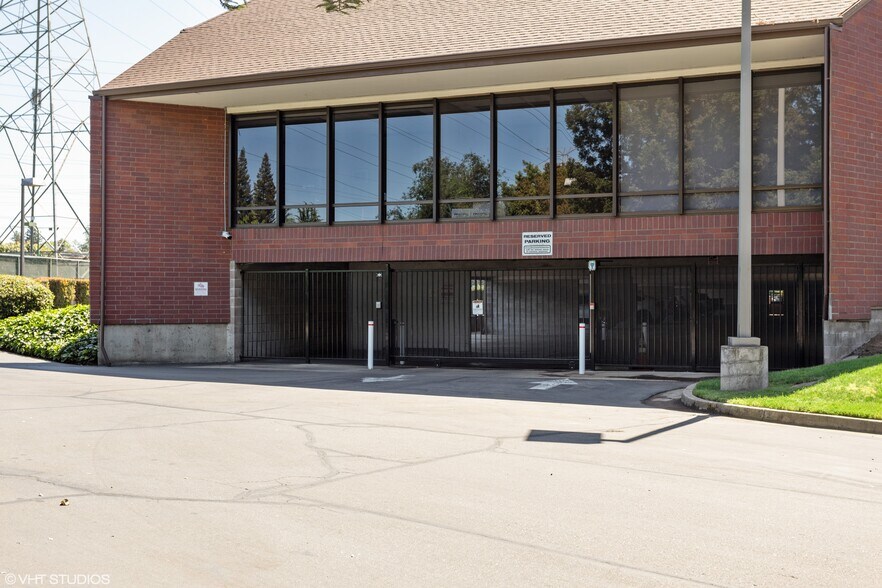 More Photos Of 2335 American River Dr, Sacramento Office For Lease