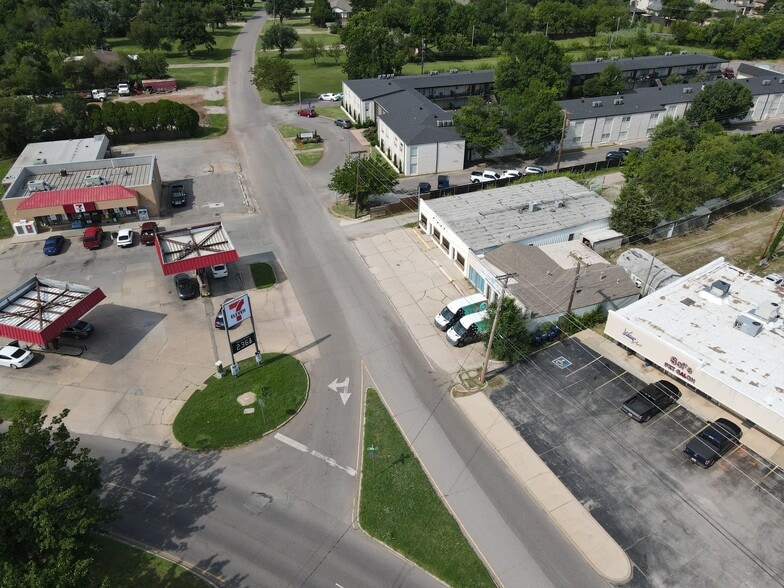 More Photos Of 7926 N May Ave, Oklahoma City Storefront Retail Office For Lease