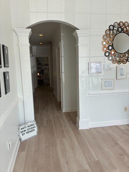 More Photos Of 555 Sun Valley Dr, Roswell Medical For Lease