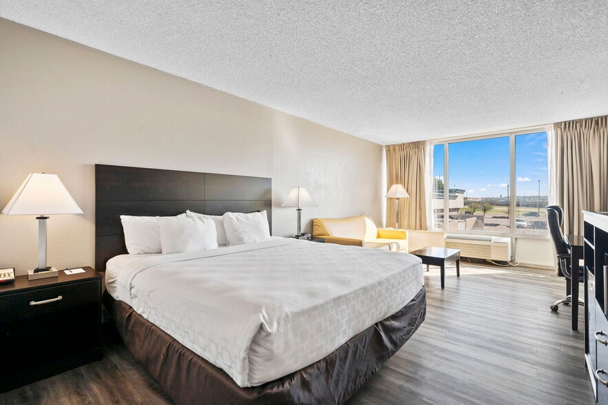 Primary Photo Of 4005 N Elizabeth St, Pueblo Hotel For Sale