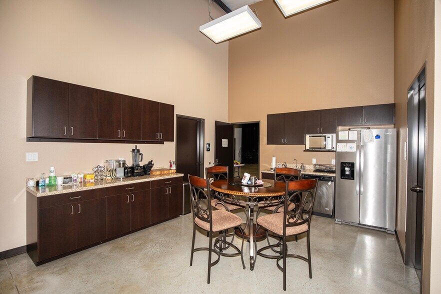 More Photos Of 1145 Butler Rd, League City Office For Sale