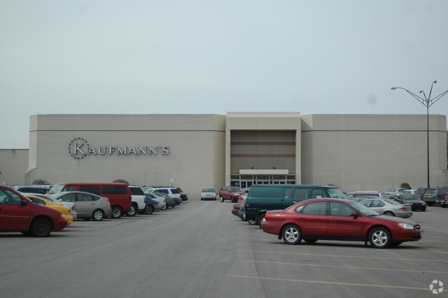 More Photos Of 654 Millcreek Mall, Erie Unknown For Lease