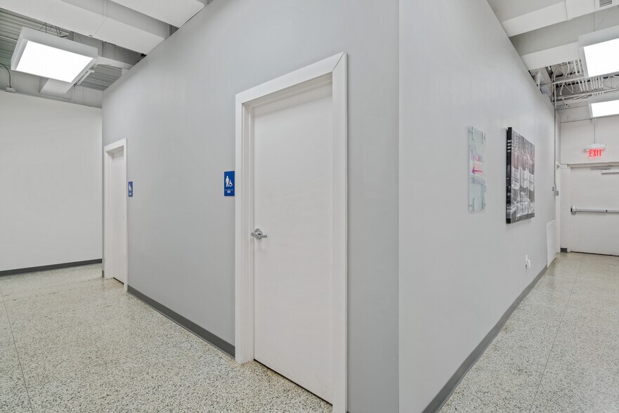 More Photos Of 630 S Cooper St, Memphis Office For Lease