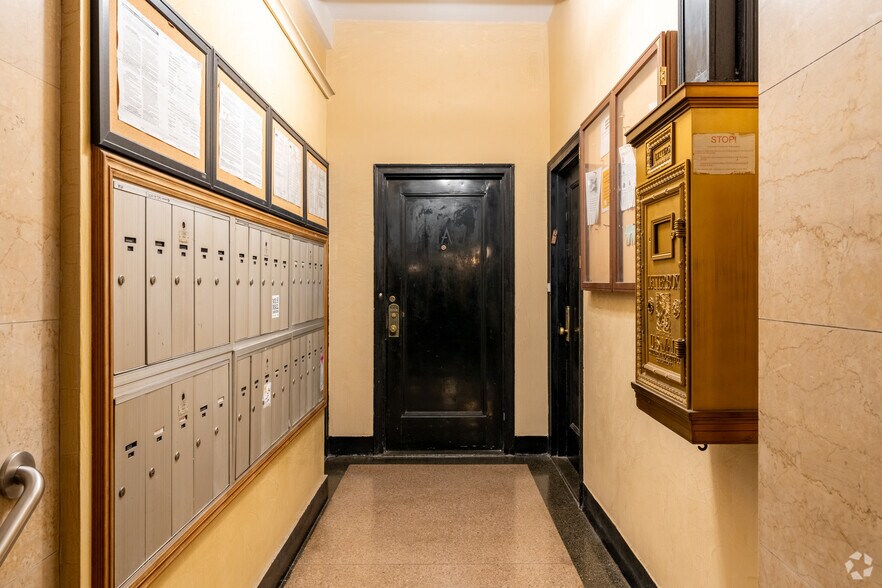 More Photos Of 135 Eastern Pkwy, Brooklyn Apartments For Lease