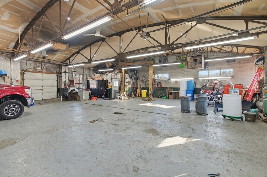 More Photos Of 59 W Church St, Spring Valley Auto Repair For Sale