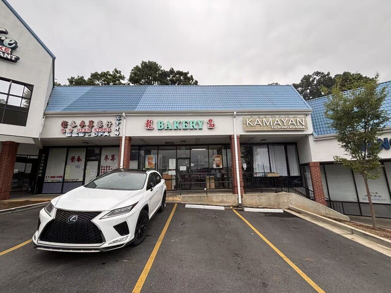 More Photos Of 5150 Buford Hwy NE, Doraville Storefront For Lease