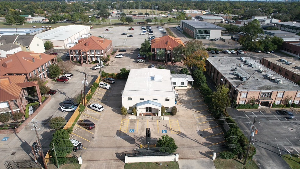 More Photos Of 1446 Campbell Rd, Houston Medical For Sale