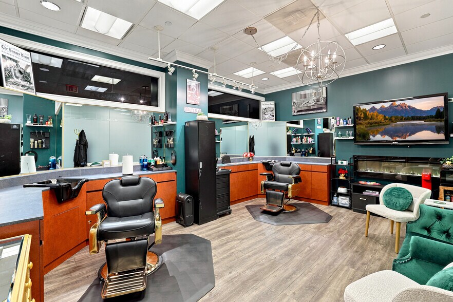 More Photos Of 1 Tower Ln, Oakbrook Terrace Office For Lease