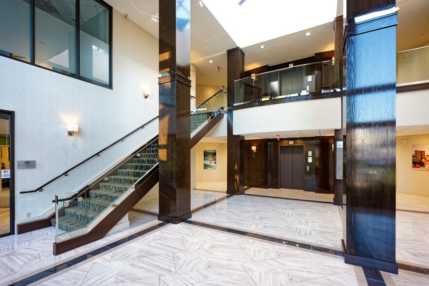 More Photos Of 4910 Brownsboro Rd, Louisville Office For Sale