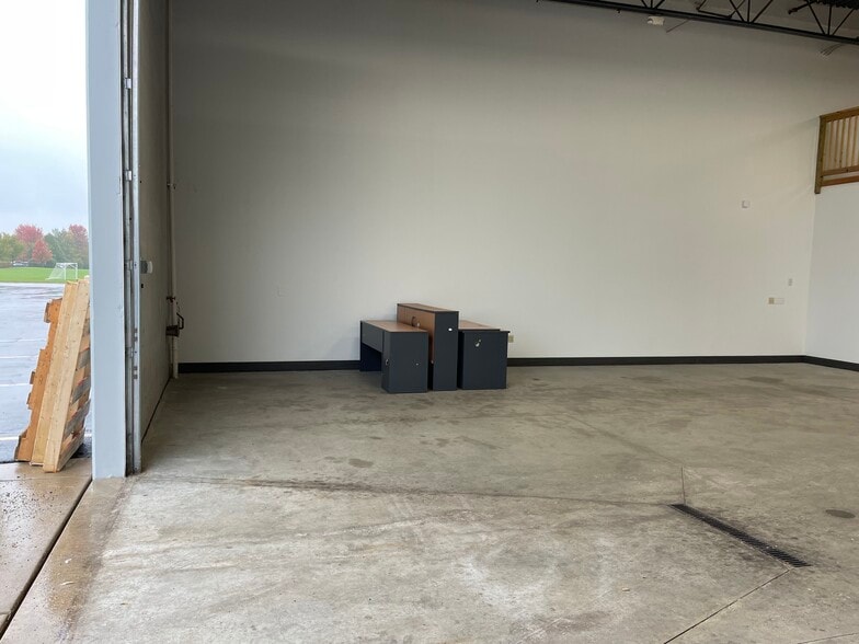 More Photos Of 101 Theodore Dr, Oswego Light Distribution For Lease