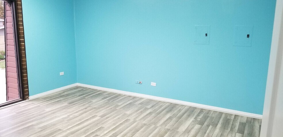 More Photos Of 4647 W 103 St, Oak Lawn Medical For Sale