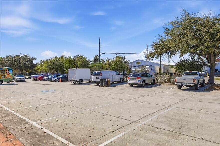 More Photos Of 1220 Biscayne Blvd, Deland Warehouse For Lease