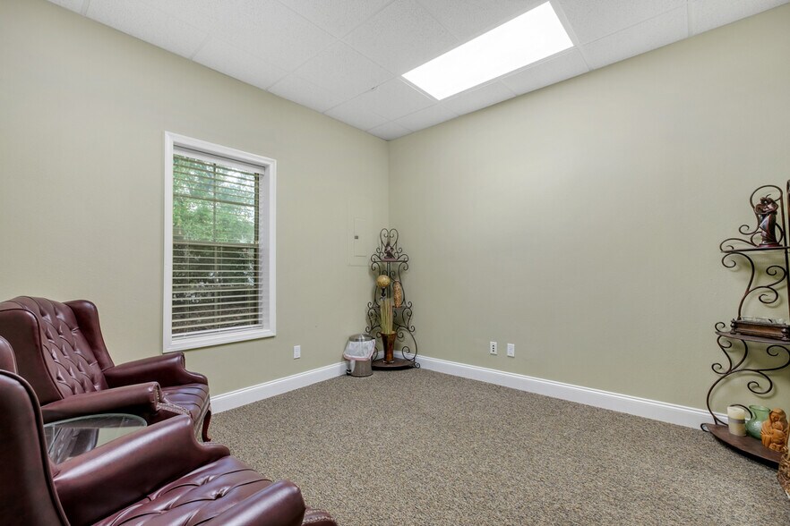 More Photos Of 3227-3229 Capital Medical Blvd, Tallahassee Office For Sale