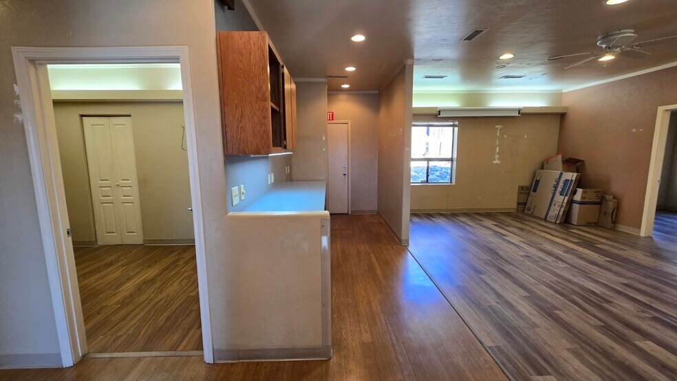 More Photos Of 1202 Willow Creek Rd, Prescott Medical For Sale