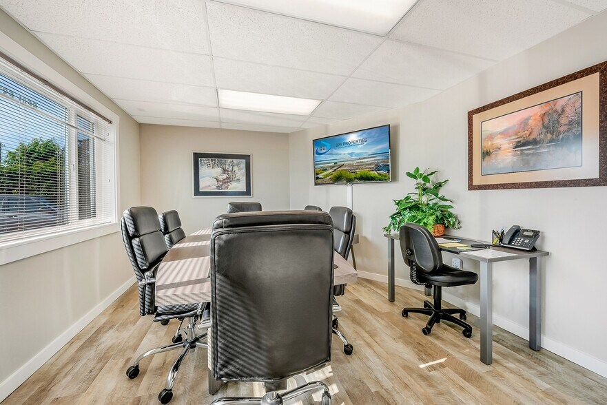 More Photos Of 8045 Birch Bay Dr, Blaine Office Residential For Sale